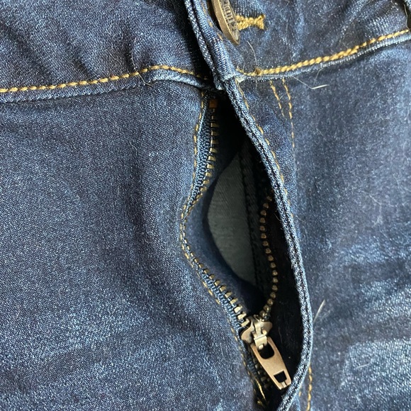 💕❤️Just like New Denim Stretch Button Up Overalls Size Large! 💕❤️ Sexy Fit! - Picture 8 of 9